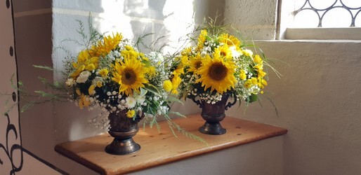 #hochzeit blumendeko sonnenblumen vintage.jpg